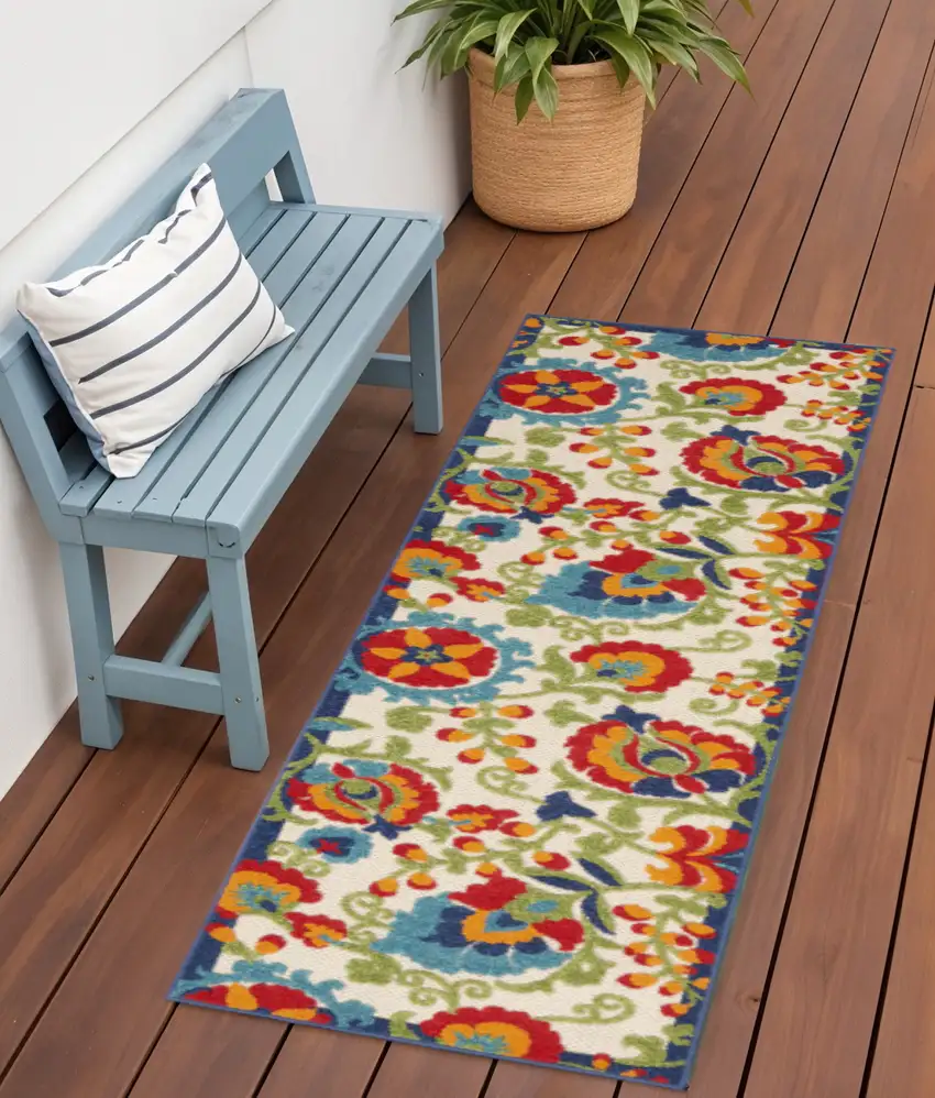 6' Green And Ivory Indoor Outdoor Area Rug Photo 2