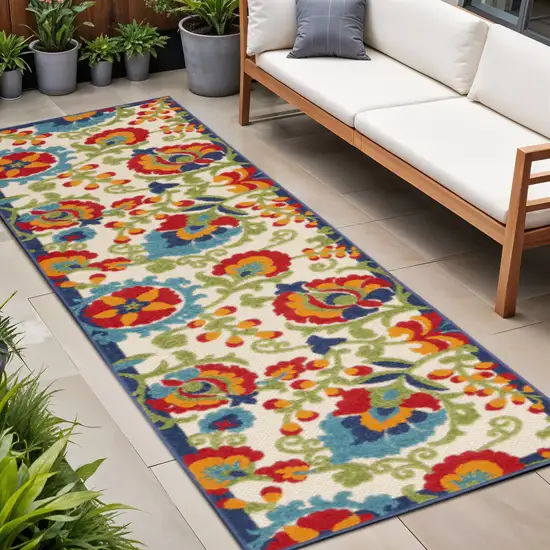 8' Green And Ivory Indoor Outdoor Area Rug Photo 2