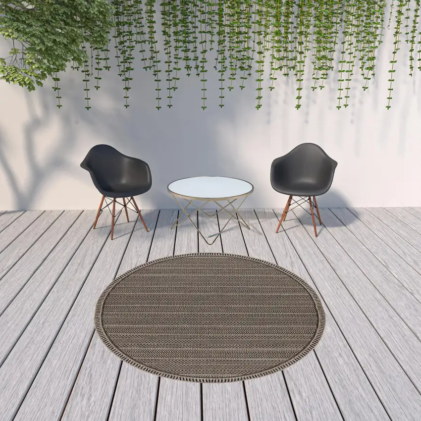 Mocha Geometric Pattern Indoor Outdoor Area Rug Photo 3