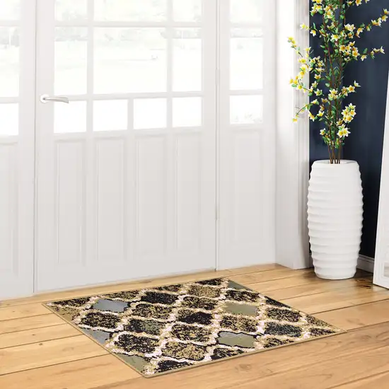 Multi Color Quatrefoil Power Loom Distressed Stain Resistant Area Rug Photo 4