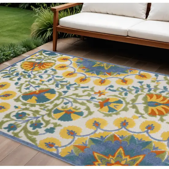 Ivory And Blue Floral Indoor Outdoor Area Rug Photo 2