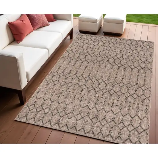 Natural And Black Trellis Indoor Outdoor Area Rug Photo 1