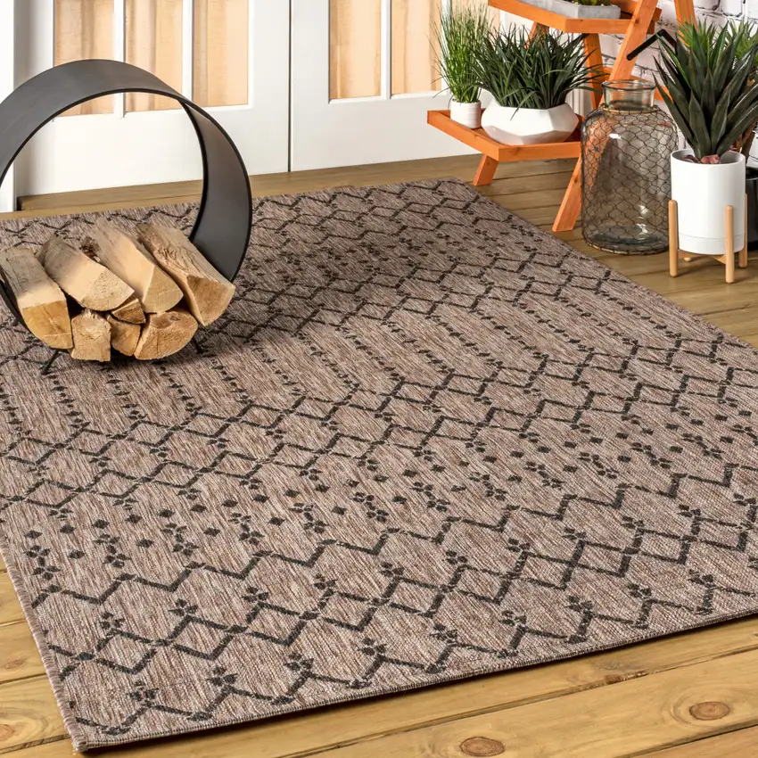 Natural And Black Trellis Indoor Outdoor Area Rug Photo 5