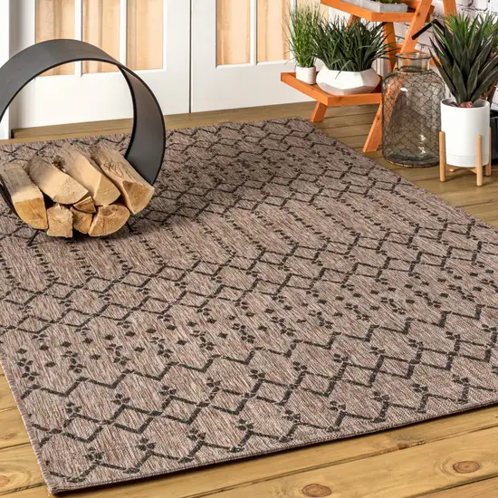 Natural And Black Trellis Indoor Outdoor Area Rug Photo 5