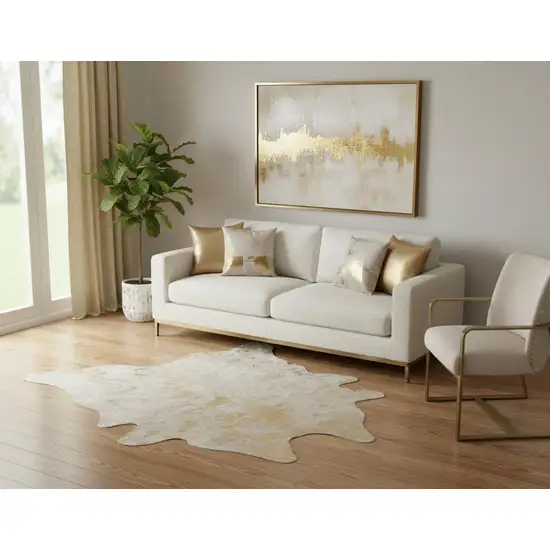 Natural Cowhide Area Rug Photo 1
