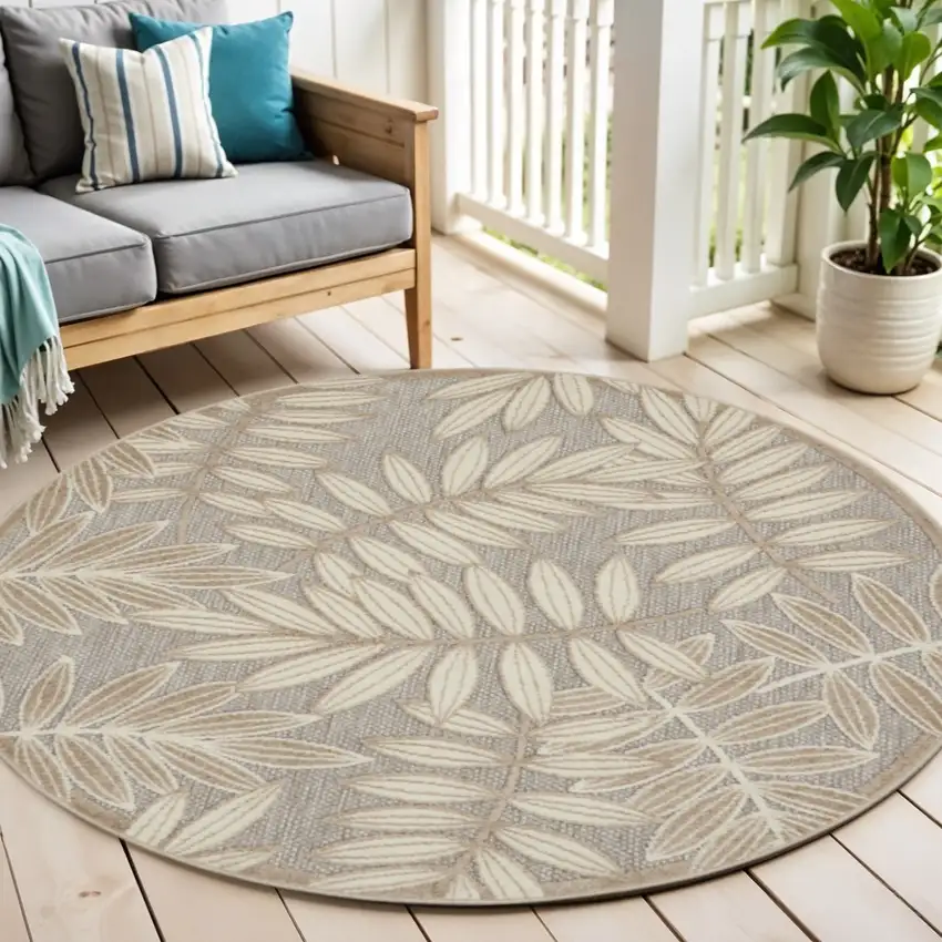 4' Gray And Ivory Round Floral Indoor Outdoor Area Rug Photo 2