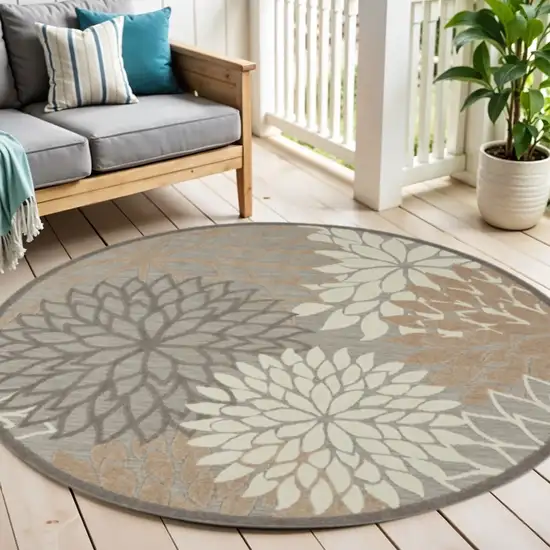 4' Gray And Ivory Round Indoor Outdoor Area Rug Photo 1
