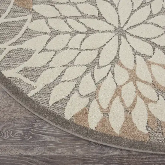4' Gray And Ivory Round Indoor Outdoor Area Rug Photo 9