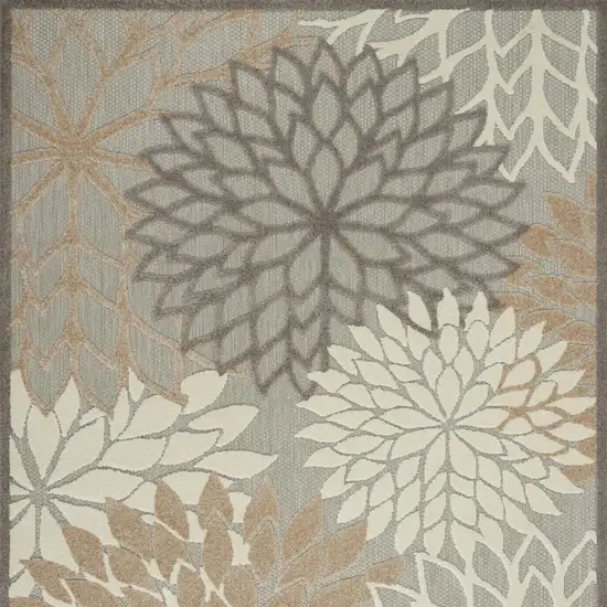 Gray And Ivory Indoor Outdoor Area Rug Photo 4