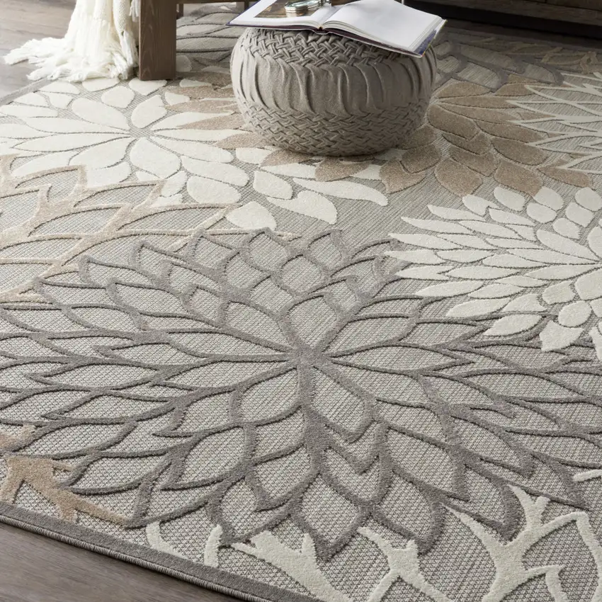 Gray And Ivory Indoor Outdoor Area Rug Photo 4