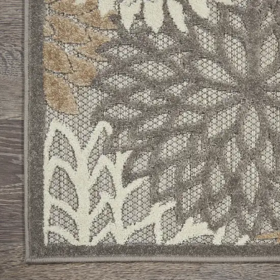 Gray And Ivory Indoor Outdoor Area Rug Photo 9