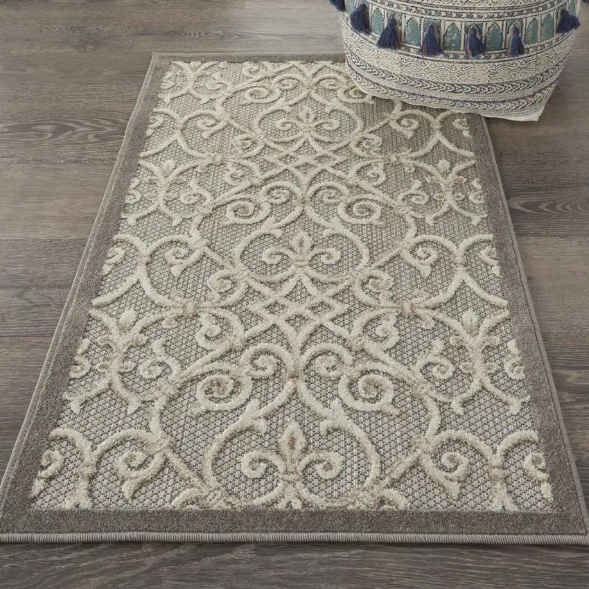 Gray And Ivory Indoor Outdoor Area Rug Photo 4