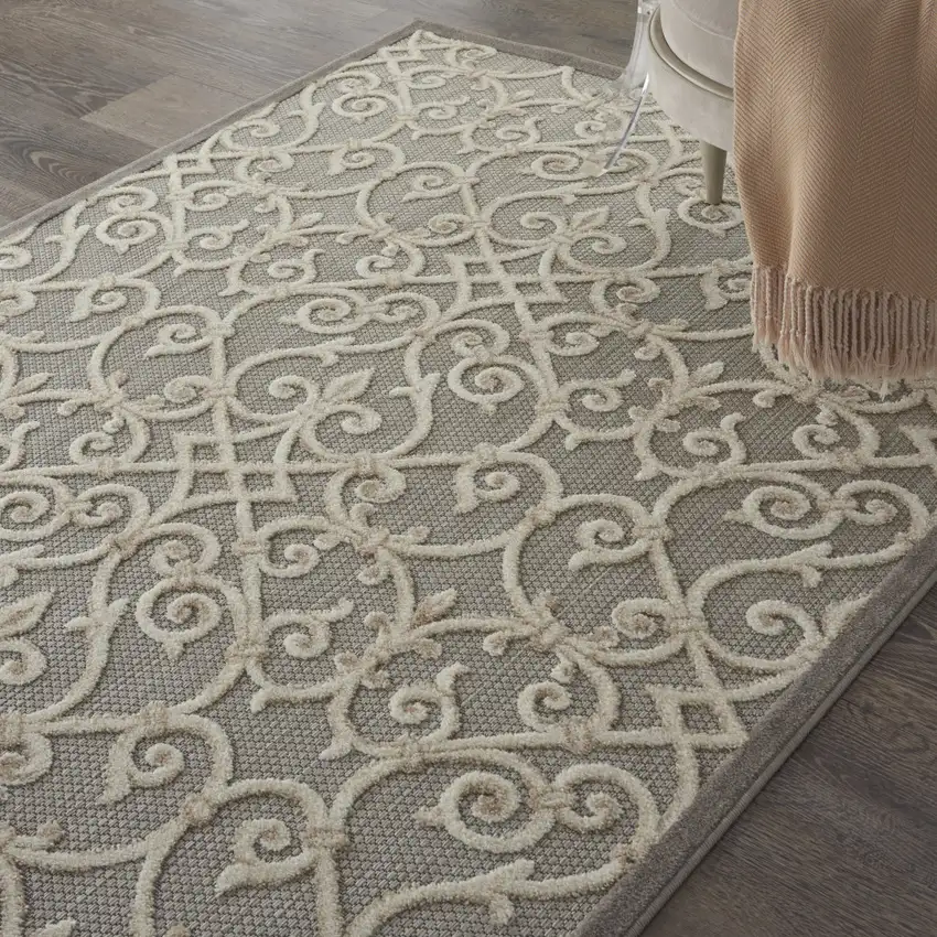 Gray And Ivory Indoor Outdoor Area Rug Photo 4