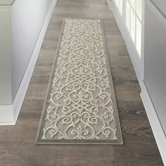 8' Gray And Ivory Indoor Outdoor Area Rug Photo 4