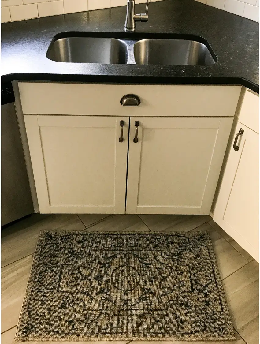 Navy Blue And Gray Medallion Area Rug Photo 4