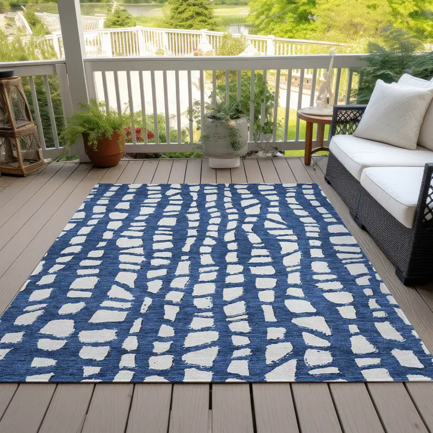 Navy Blue And Ivory Abstract Washable Indoor Outdoor Area Rug Photo 6