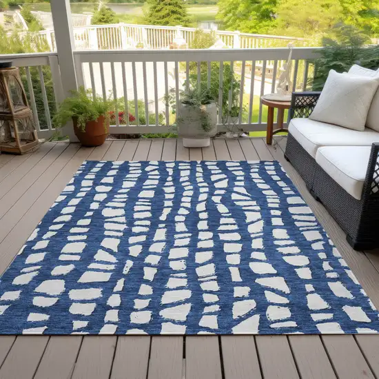 Navy Blue And Ivory Abstract Washable Indoor Outdoor Area Rug Photo 6
