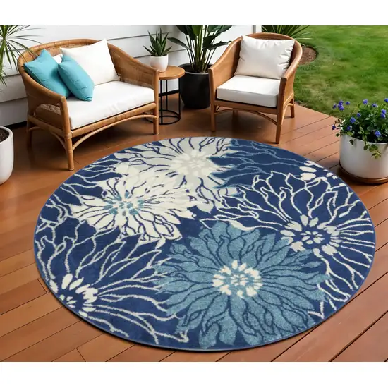 4' Blue And Ivory Floral Round Rug Photo 1