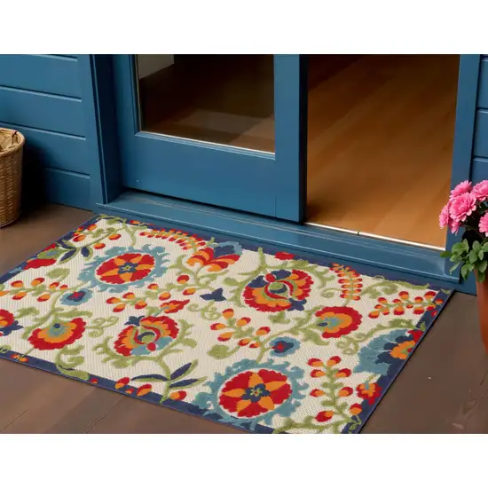 Red And Ivory Indoor Outdoor Area Rug Photo 2