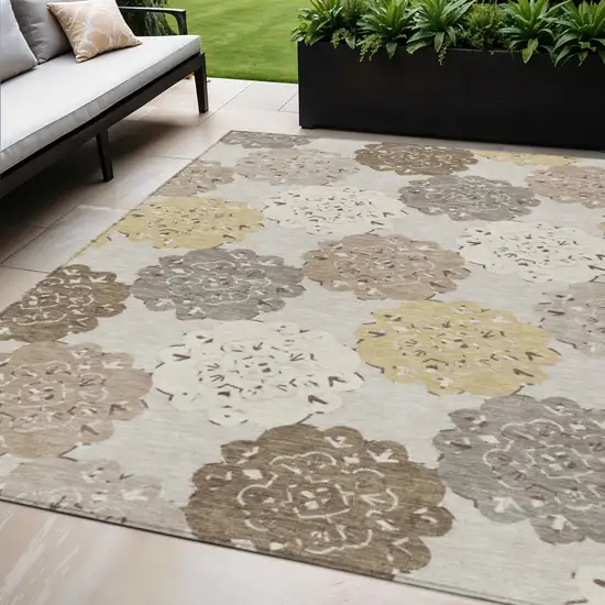 Pearl Ivory And Wheat Quatrefoil Washable Indoor Outdoor Area Rug Photo 1