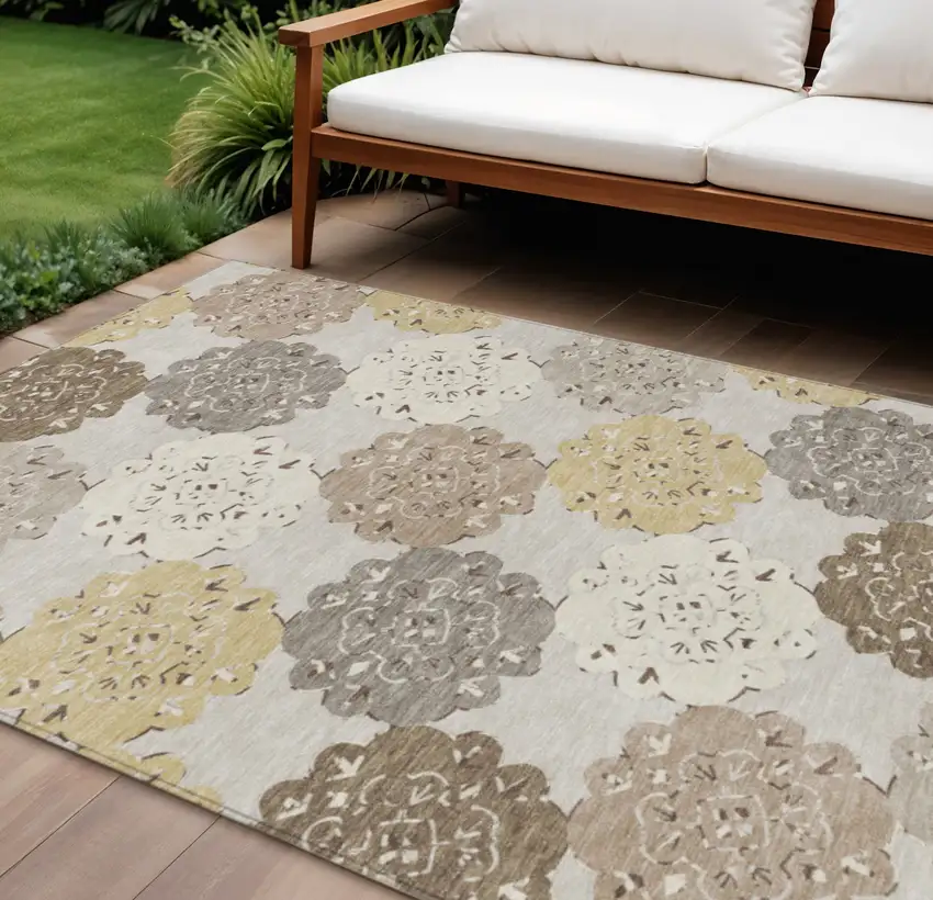 Pearl Ivory And Wheat Quatrefoil Washable Indoor Outdoor Area Rug Photo 1