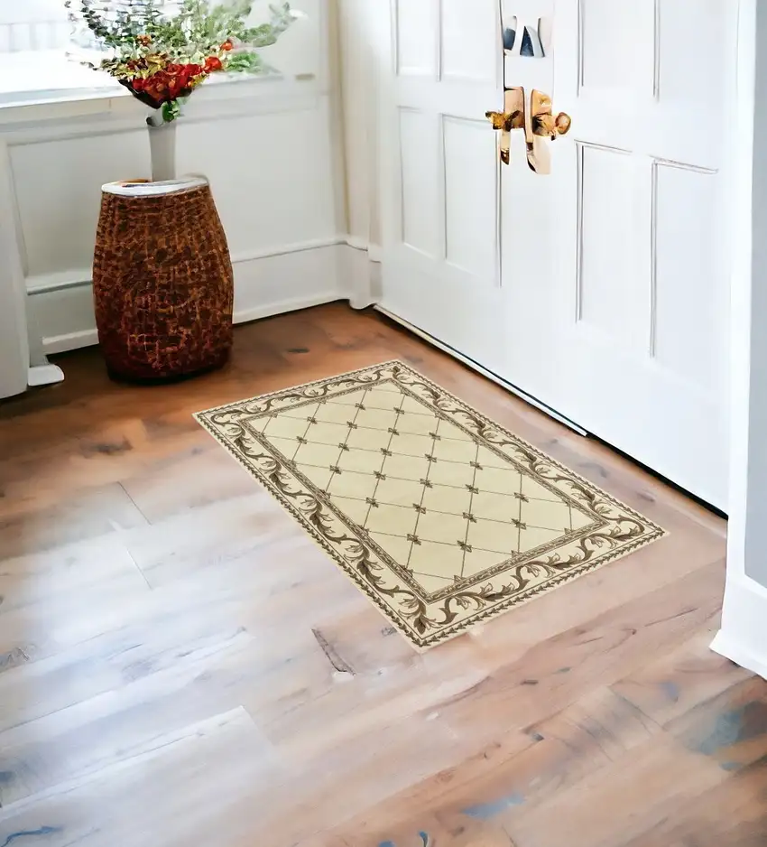 Polypropylene Ivory Accent Rug Photo 1