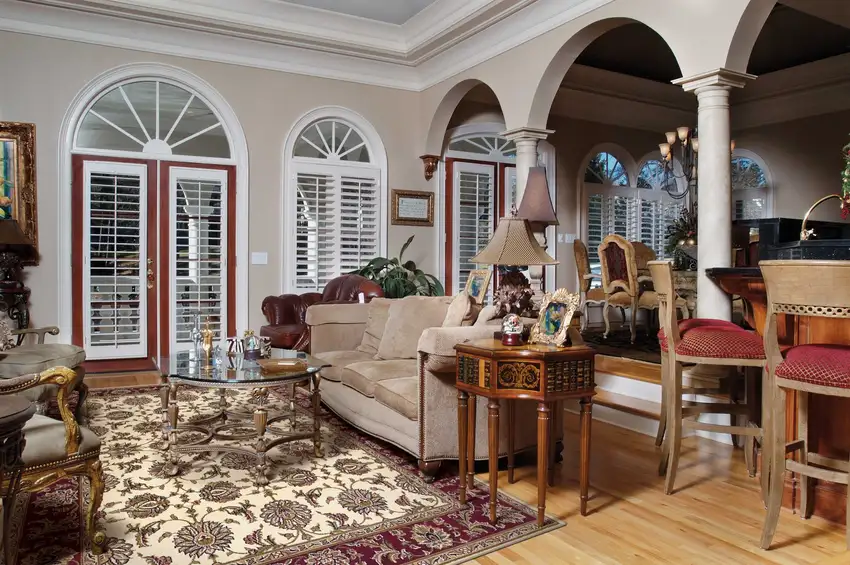 Polypropylene Ivory or Red Area Rug Photo 6