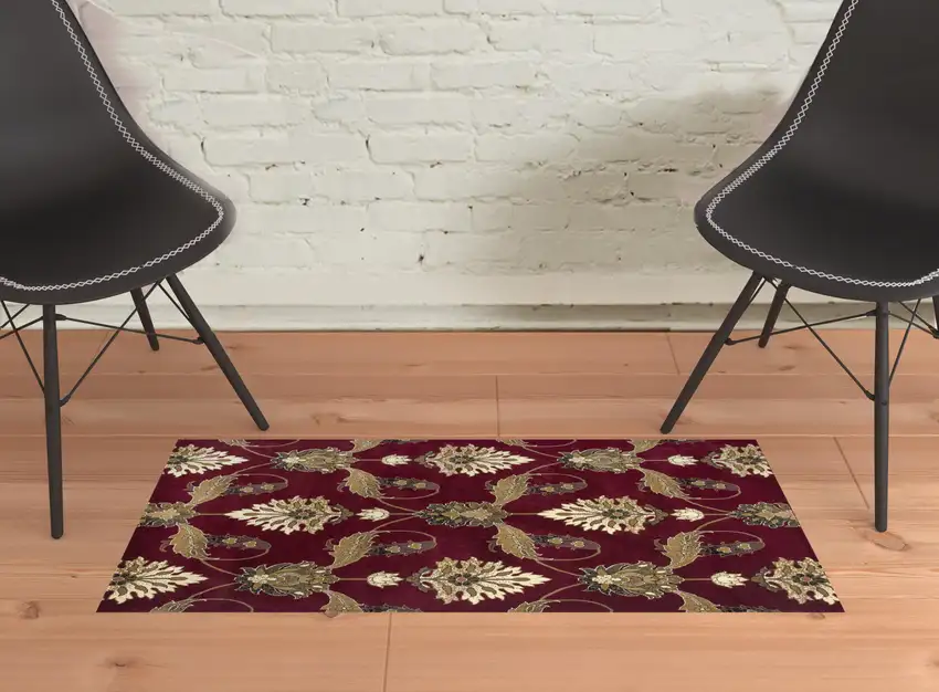 Polypropylene Red Accent Rug Photo 2