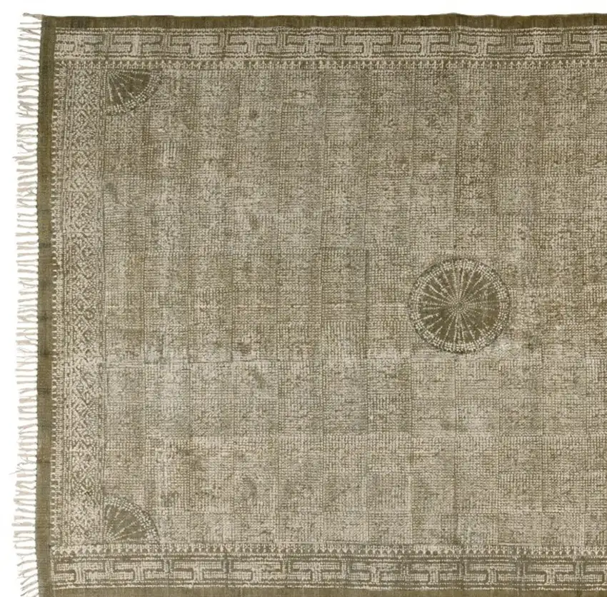 Putty Distressed Medallion Area Rug Photo 5