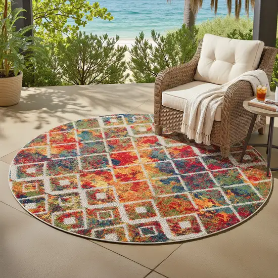 Red And Orange Diamond Round Rug Photo 6