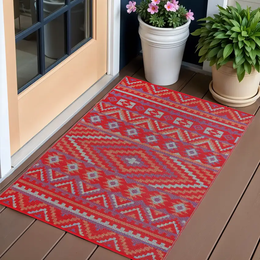 Red Geometric Indoor Outdoor Area Rug Photo 1