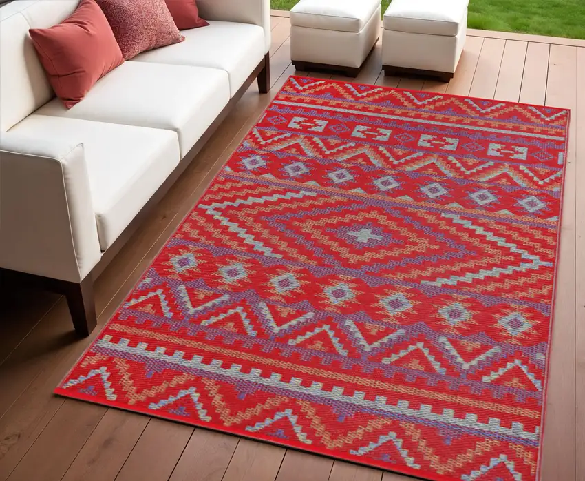 Red Geometric Indoor Outdoor Area Rug Photo 1