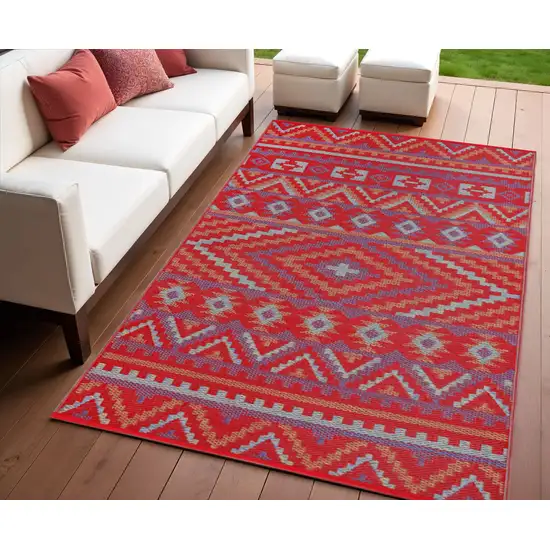 Red Geometric Indoor Outdoor Area Rug Photo 1
