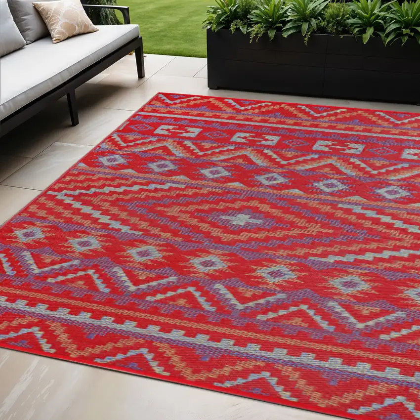 Red Geometric Indoor Outdoor Area Rug Photo 1
