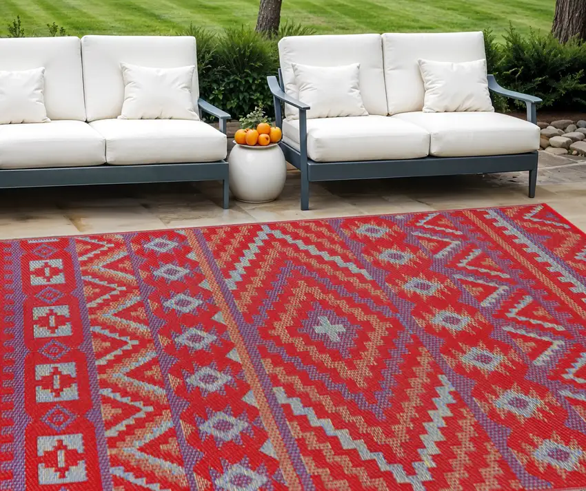 Red Geometric Indoor Outdoor Area Rug Photo 1