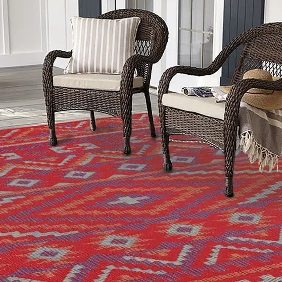Red Geometric Indoor Outdoor Area Rug Photo 6
