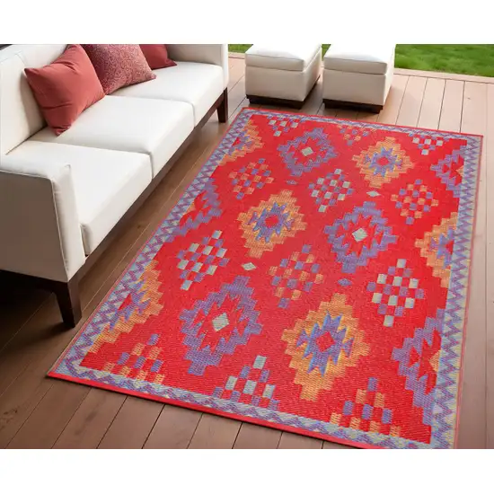 Red Geometric Indoor Outdoor Area Rug Photo 1