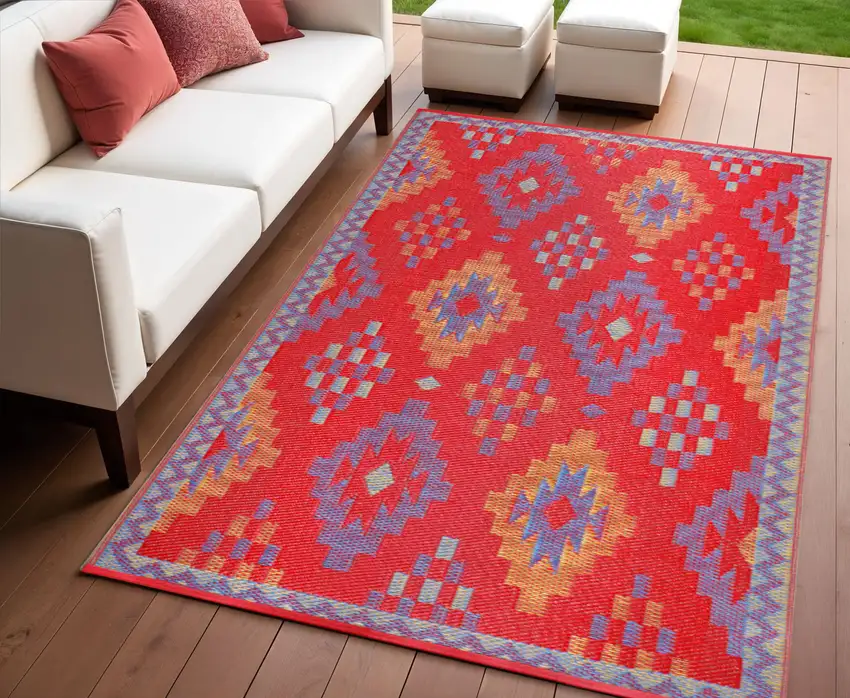 Red Geometric Indoor Outdoor Area Rug Photo 1