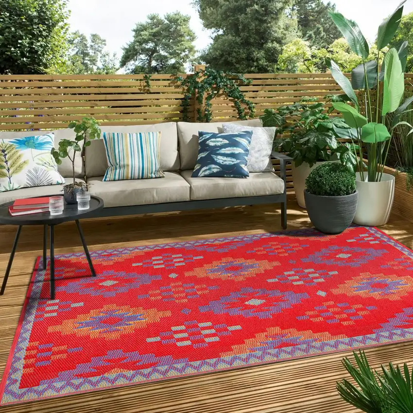 Red Geometric Indoor Outdoor Area Rug Photo 6