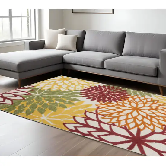 Green And Ivory Handmade Indoor Outdoor Area Rug Photo 1