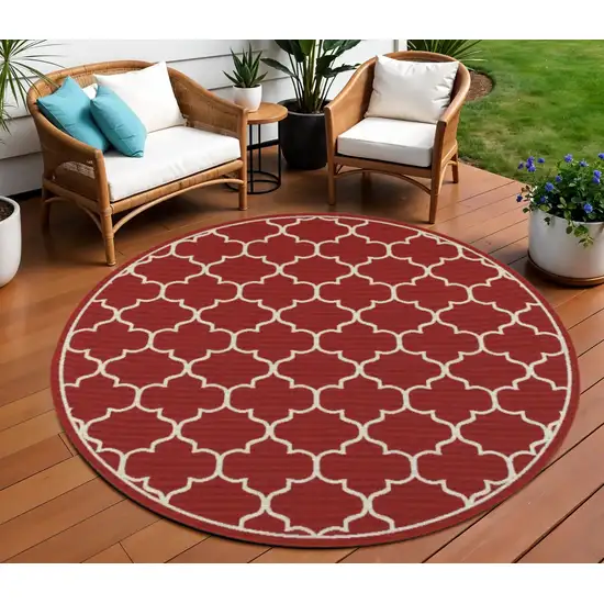 Red And Ivory Round Indoor Outdoor Area Rug Photo 2
