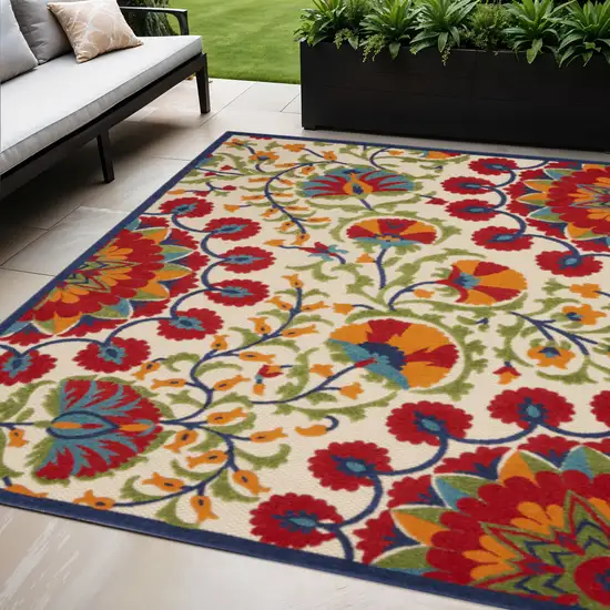 Red And Ivory Floral Indoor Outdoor Area Rug Photo 2