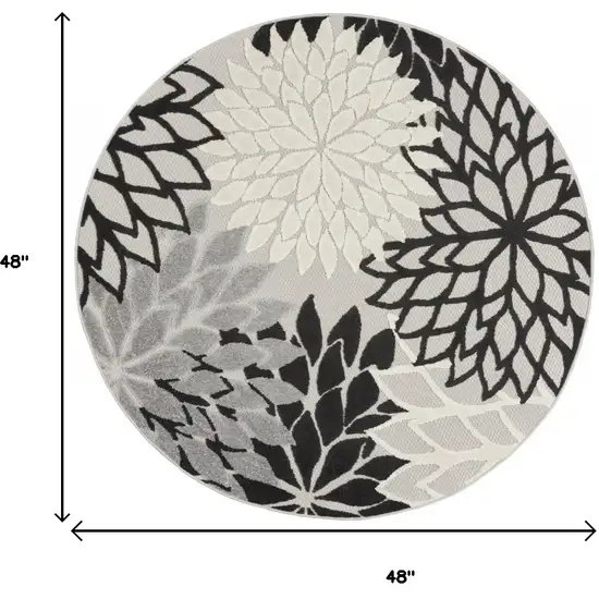 4' Black And White Round Indoor Outdoor Area Rug Photo 9