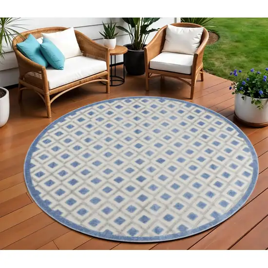 8' Blue And Gray Round Indoor Outdoor Area Rug Photo 2