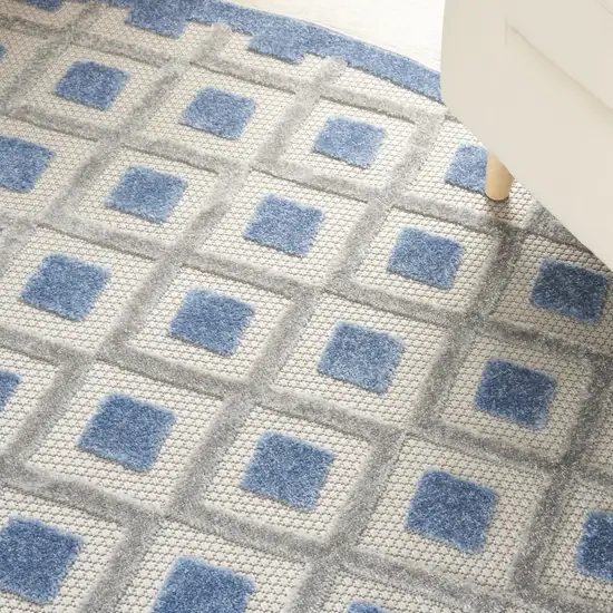 8' Blue And Gray Round Indoor Outdoor Area Rug Photo 5