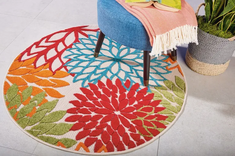 Round Green Floral Indoor Outdoor Area Rug Photo 3