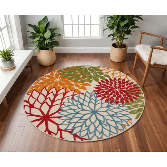 8' Green And Ivory Round Indoor Outdoor Area Rug Photo 1