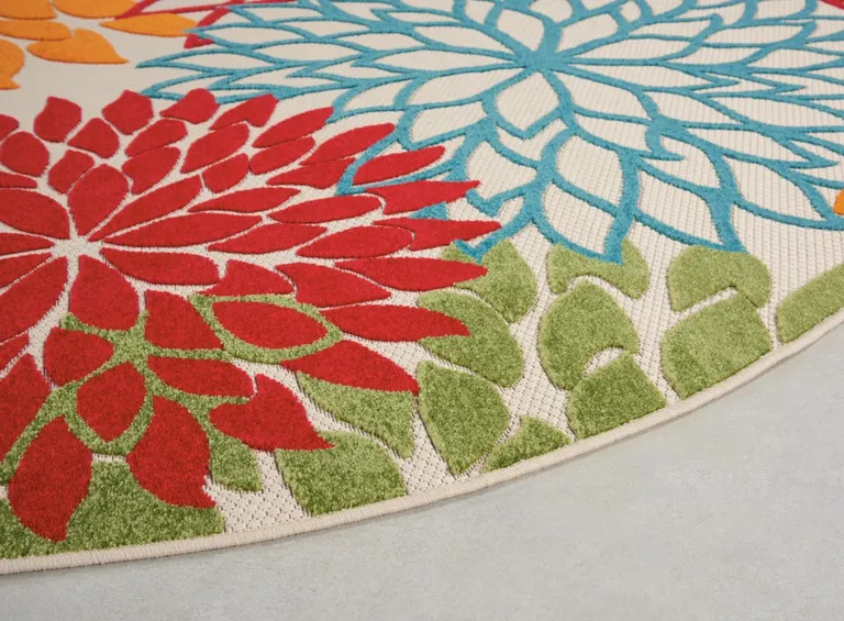 Round Green Floral Indoor Outdoor Area Rug Photo 2