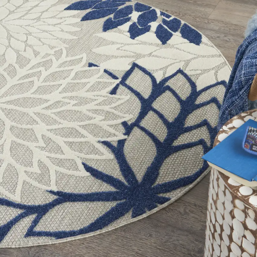 5' Ivory And Blue Round Indoor Outdoor Area Rug Photo 5