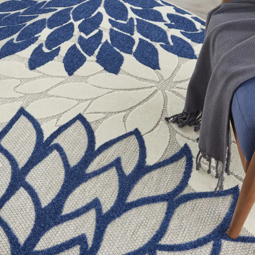 8' Ivory And Blue Round Indoor Outdoor Area Rug Photo 9